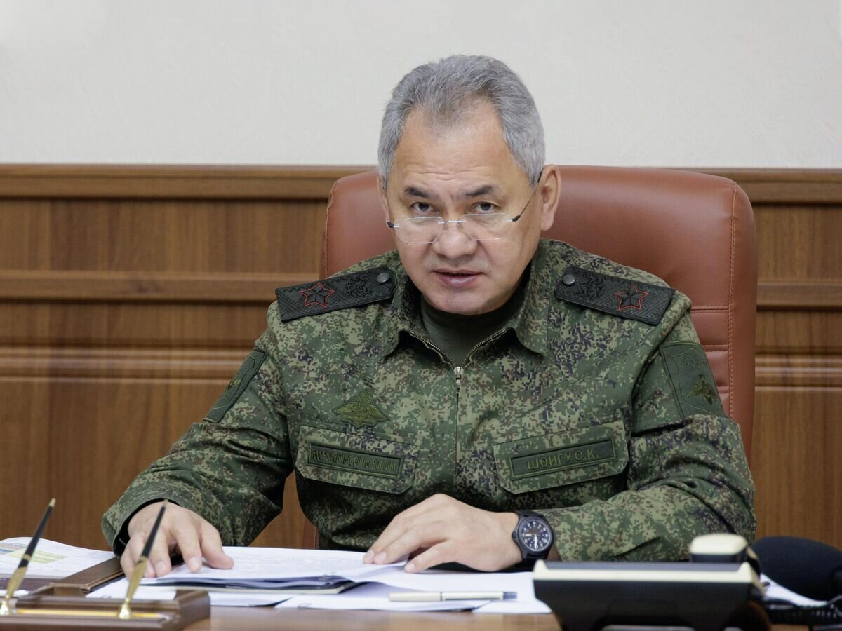   Министр обороны РФ Сергей Шойгу проводит совещание по увеличению численности вооруженных сил до 1,5 млн военнослужащих© РИА Новости / Пресс-служба Минобороны РФ