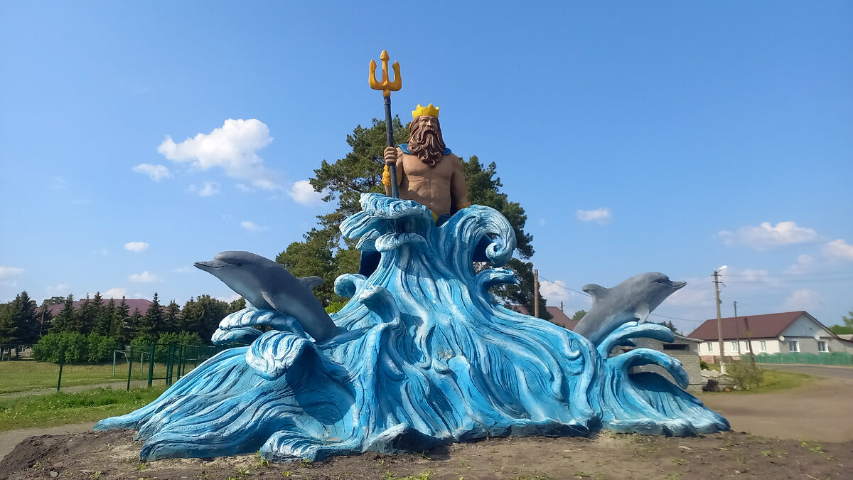 На деревенском пляже