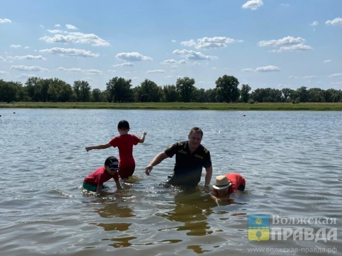      Городской пляж в Волжском готовят к новому купальному сезону
