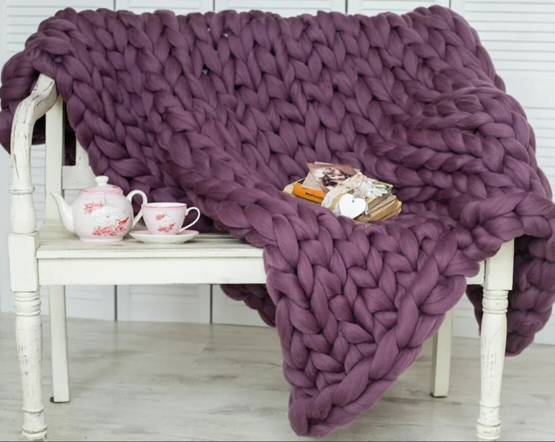 Пряжа для вязания пледа. Chunky Blanket пряжа. Плед из толстой пряжи мериноса. Плед Wool Blanket. Крупная пряжа для пледа.