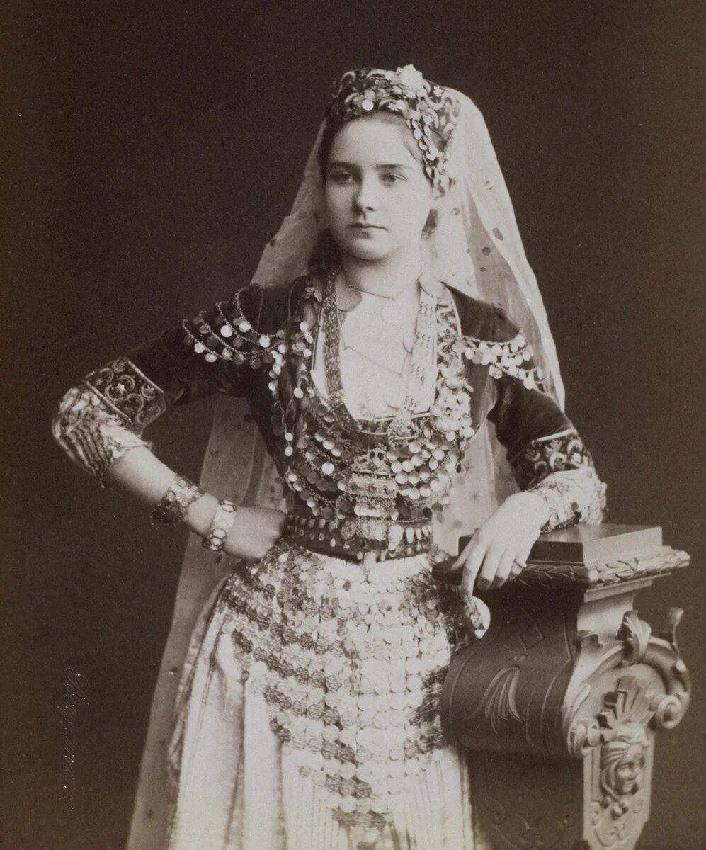 Княгиня Зинаида Николаевна Юсупова (1861- 1939 гг.), знаменитая своей красотой, по моему скромному мнению, относилась к типу женщин, которые хорошеют с возрастом.-2-2