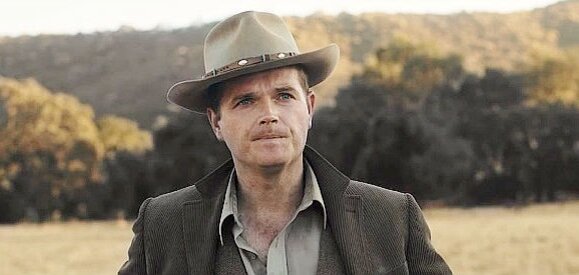 Николас кейдж число 23. На запад фильм. Новые вестерны 2023. Новые вестерны 2023. Новые вестерны 2023.