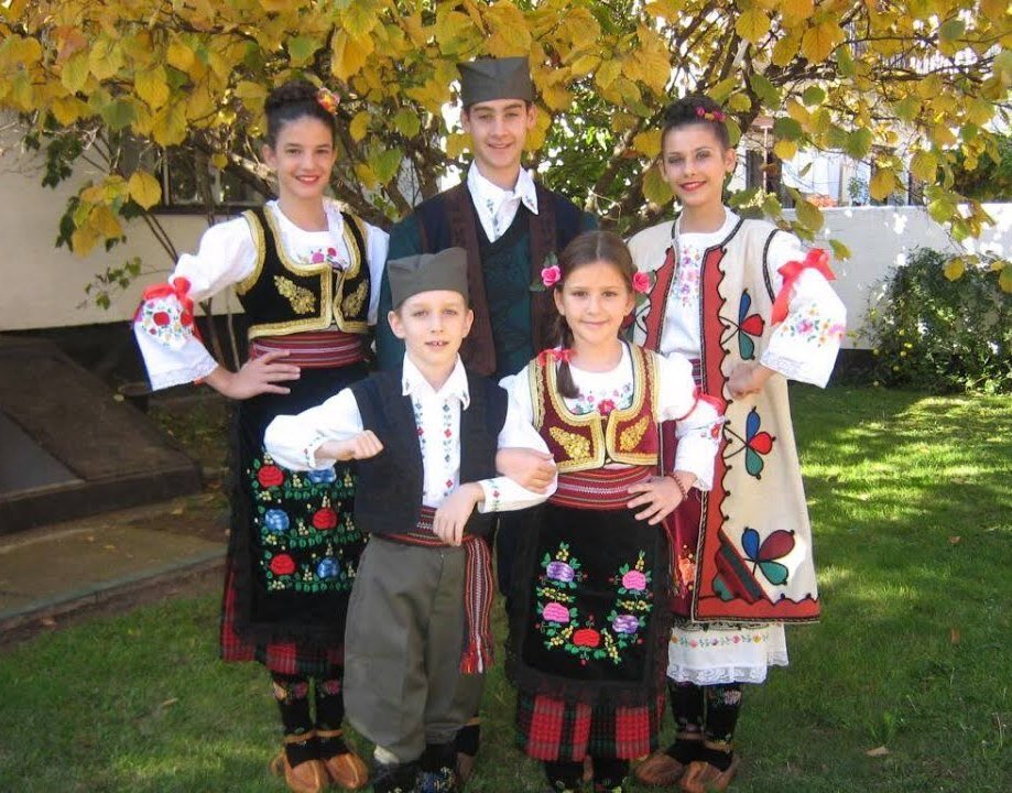 Сербская семья. Источник фото: Ютуб.