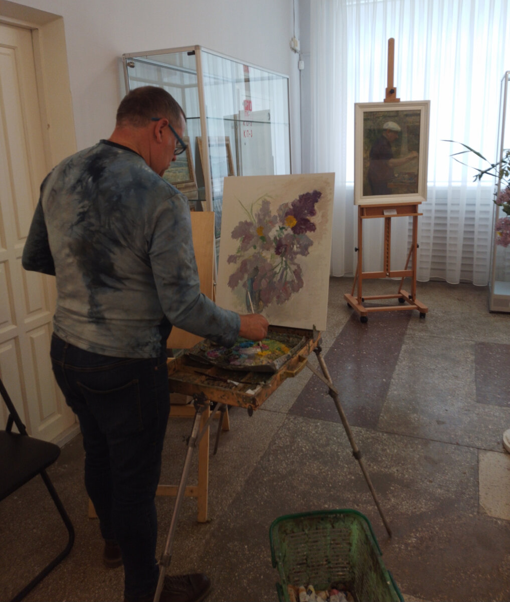 Рисуем сирень с художником Михаилом Левшиным.