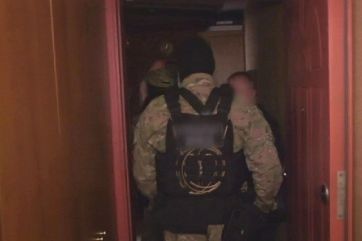    Появилось видео задержания пермяка за фиктивное трудоустройство мигрантов