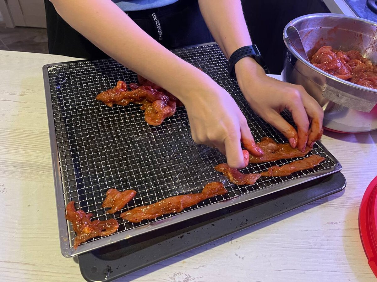 процесс приготовления куриных чипсов