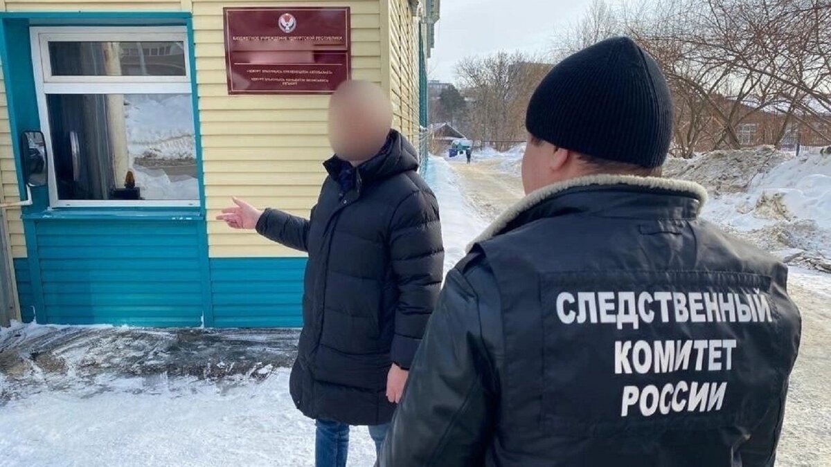     В Первомайском районном суде Ижевска завершился процесс по делу о коррупции на автобазе республиканского Госсовета. За получение взяток и злоупотребление полномочиями бывший начальник этого учреждения 57-летний Максим Симаков приговорен к 4 годам лишения свободы условно.