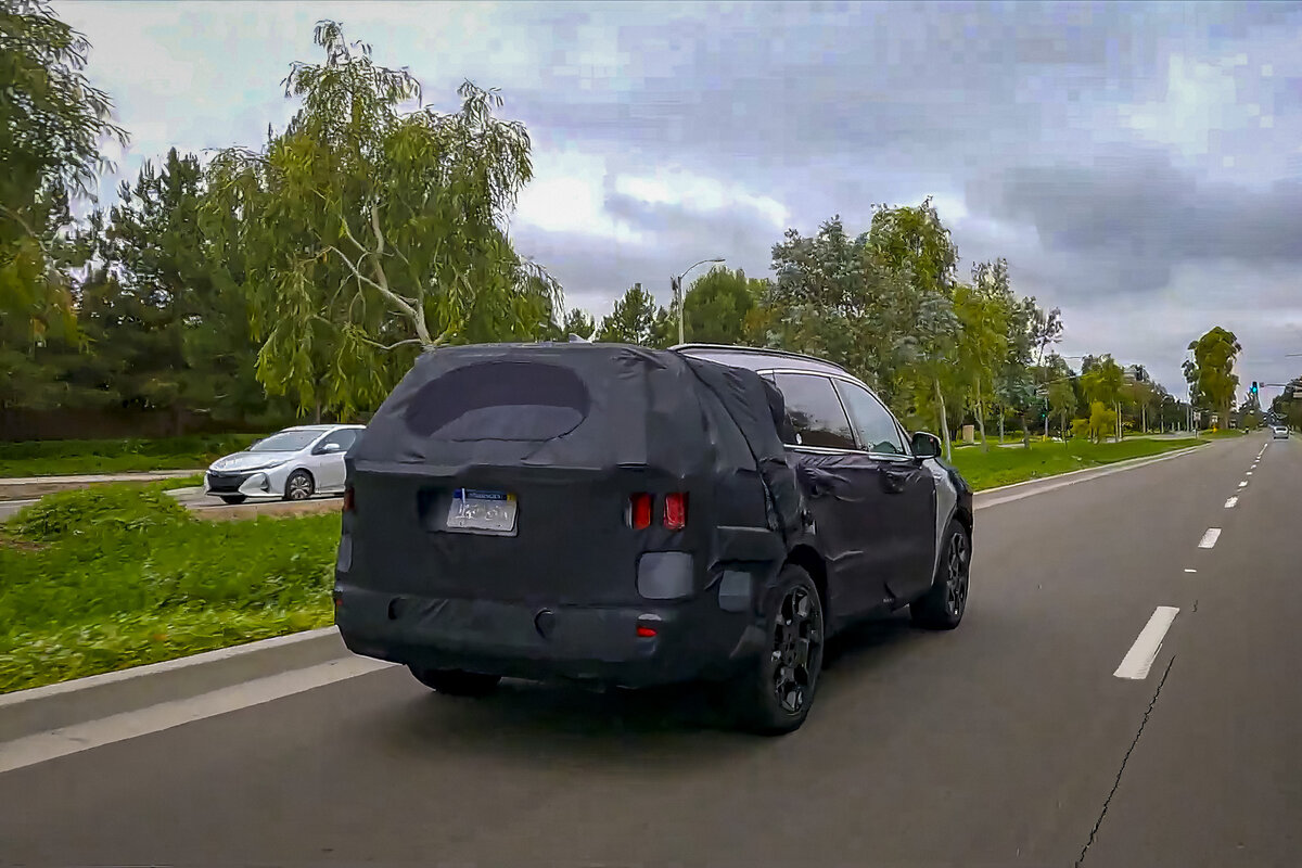    Kia Sorento   
KindelAuto / YouTube