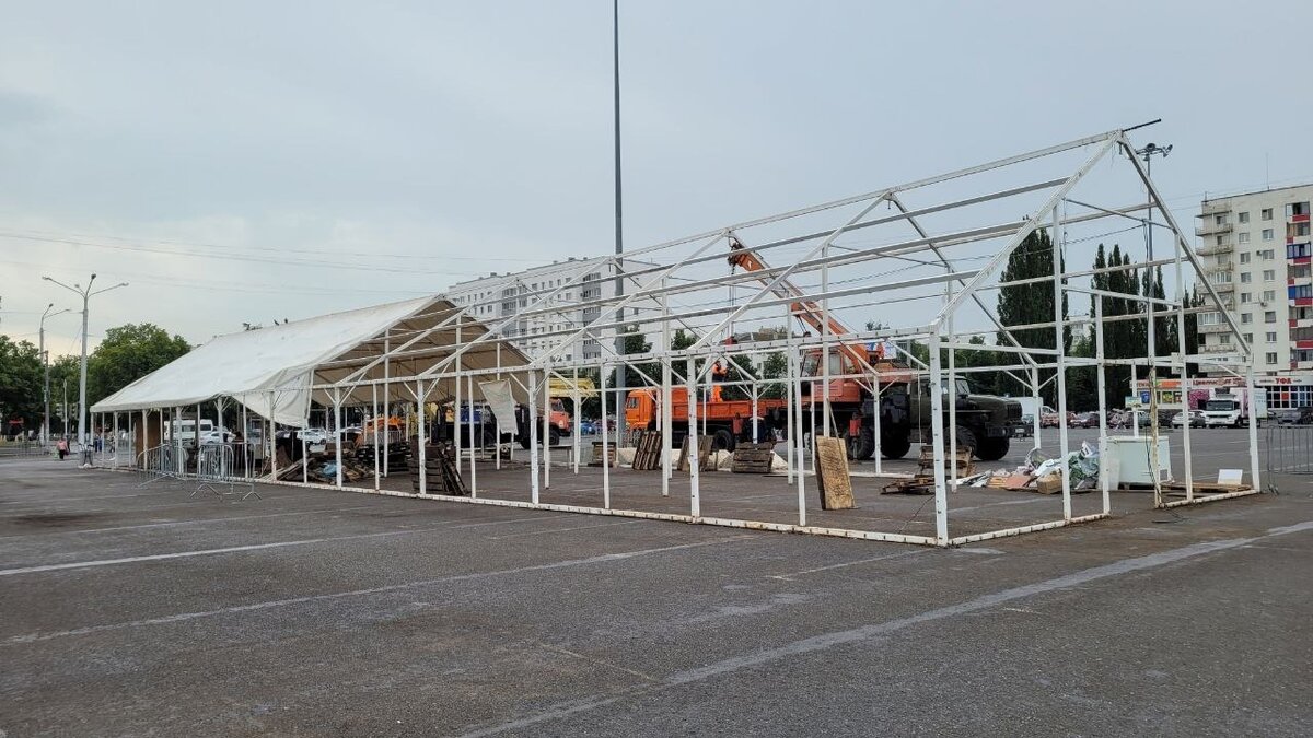     Ранее власти Уфы решили снести известные ярмарочные павильоны из-за их небезопасности. В мэрии города Mkset рассказали, что будет на их месте