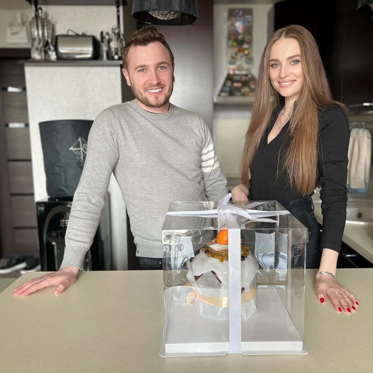 Влад Кадони с возлюбленной 