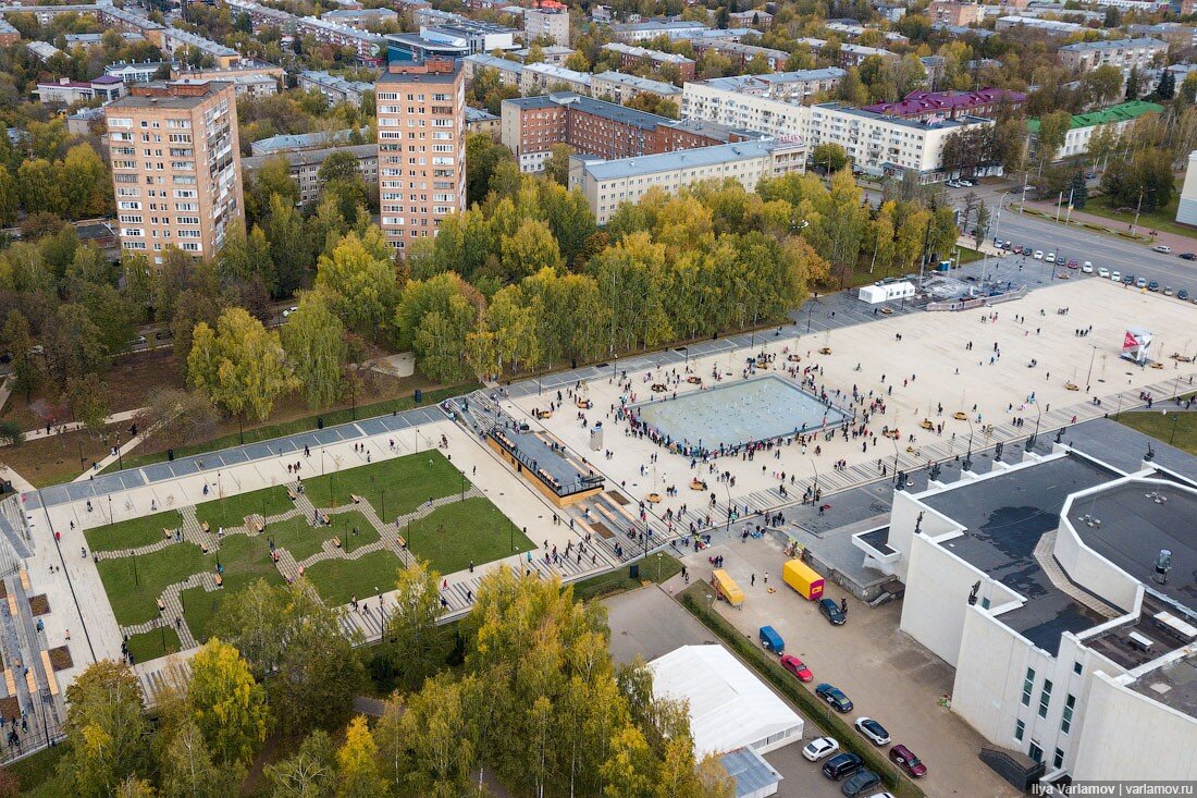 Площадь ижевска. Центральная площадь Ижевск. Центральная площадь Ижевск 2021. Удмуртия Ижевск Центральная площадь. Центральный сквер Ижевск.