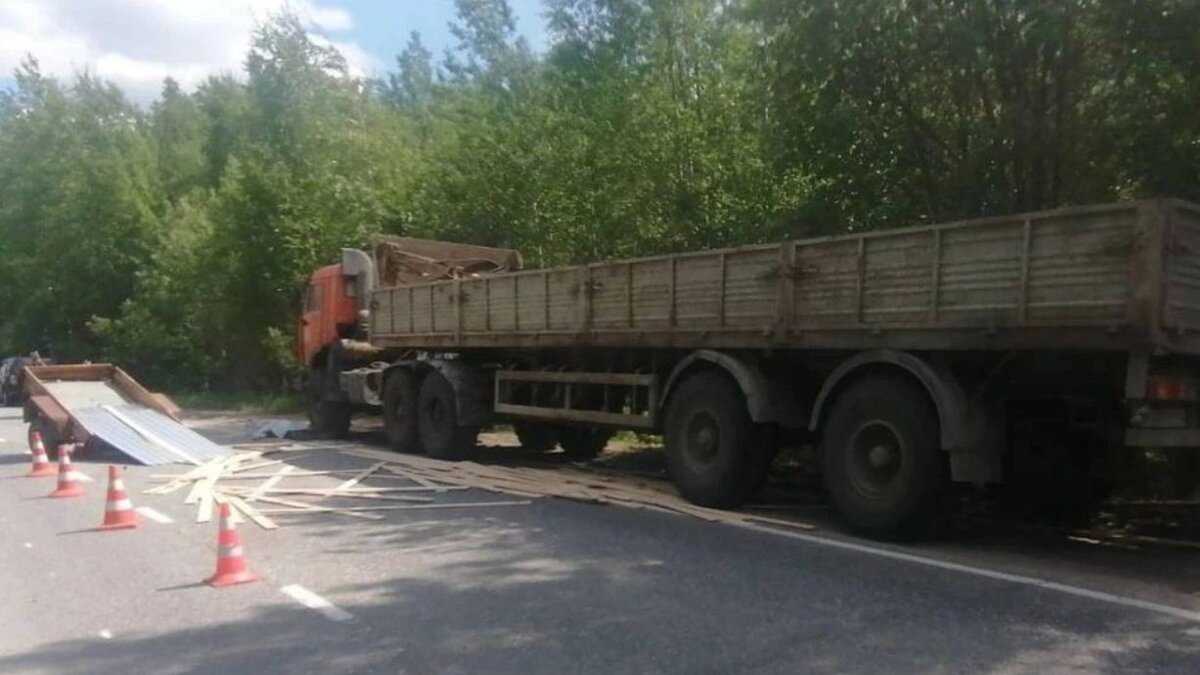 От камаза оторвалось колесо