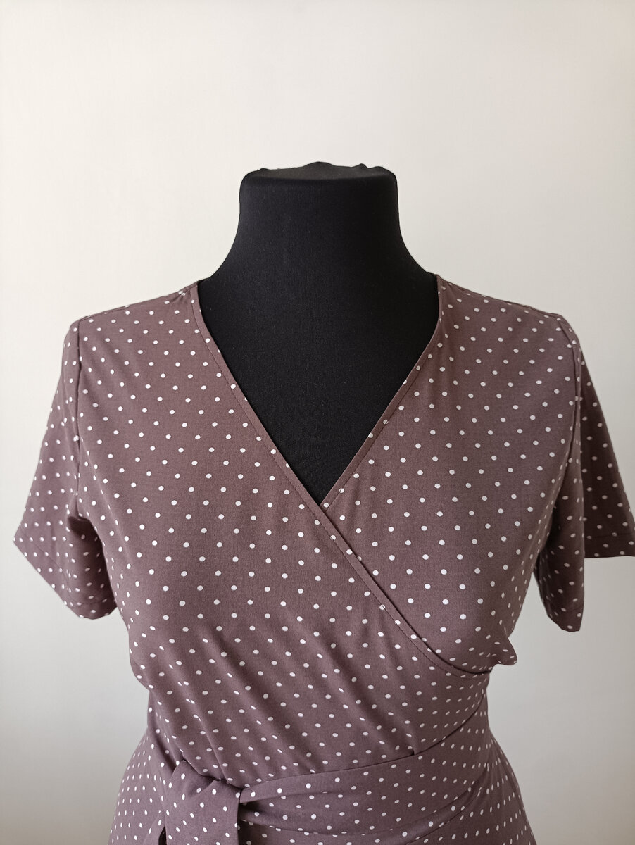 Новое платье ни разу не надела. Отнесла в ремонт, теперь буду носить с ...