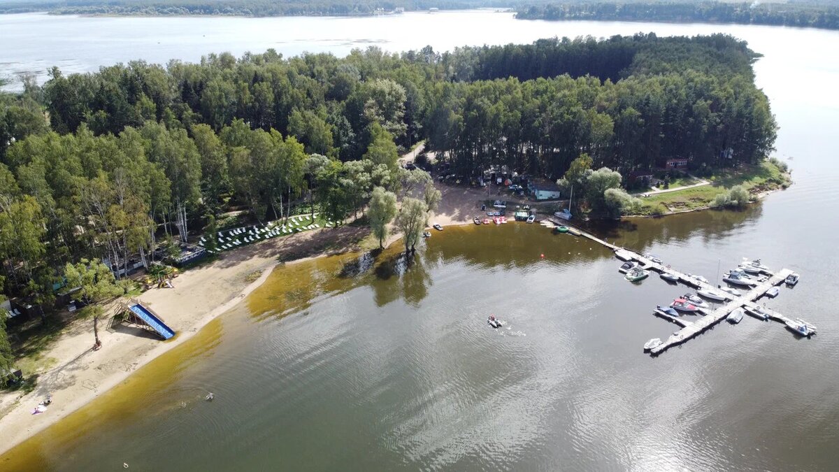 Красновидово. Красновидово парк отель Можайск. Можайское водохранилище Красновидово дом рыбака. Красновидово база отдыха Можайское водохранилище. Дом рыбака и охотника Можайск Красновидово.