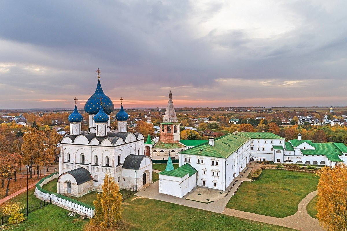 Бесчисленные храмы Суздаля.