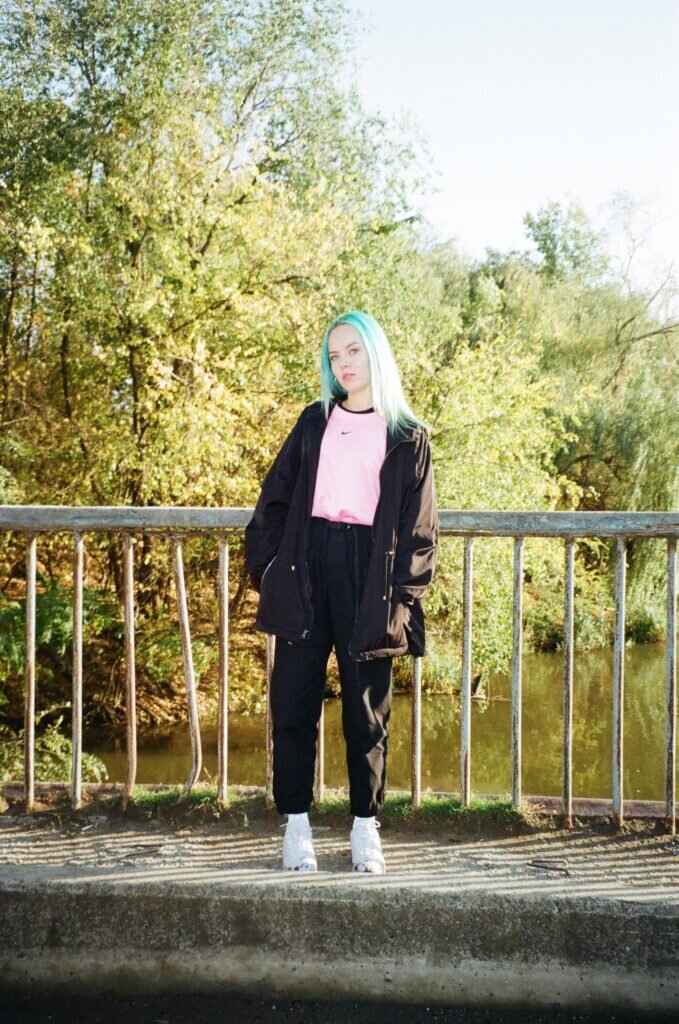   📷
