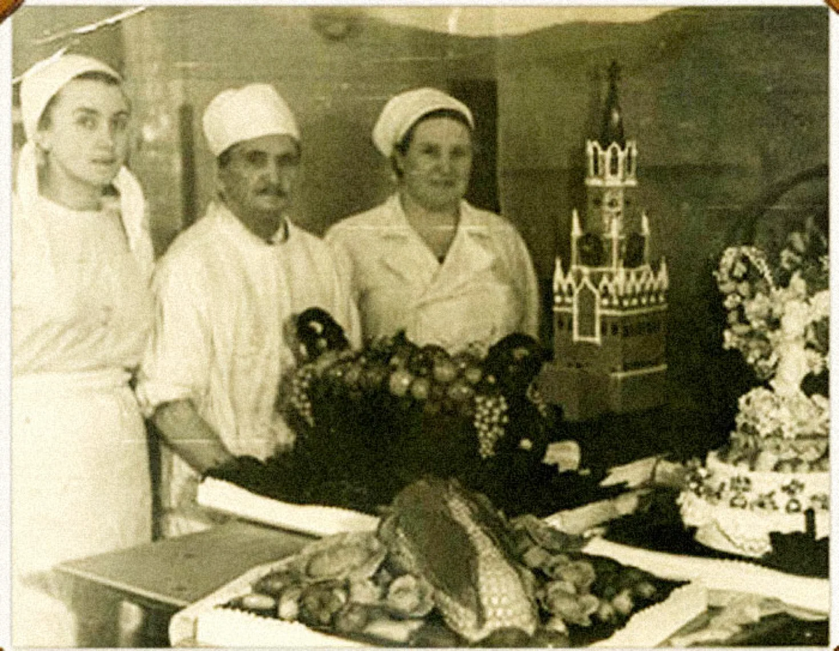 Владимир Михайлович Гуральник в ресторане "Прага"