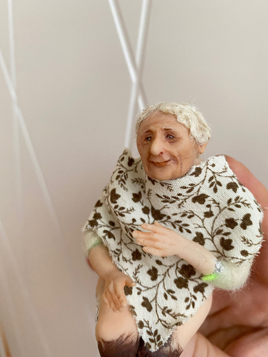 Появление новой куколки.