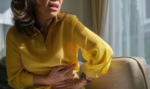 Рак брюшины может вызывать боли в животе (Изображение: Getty Images)