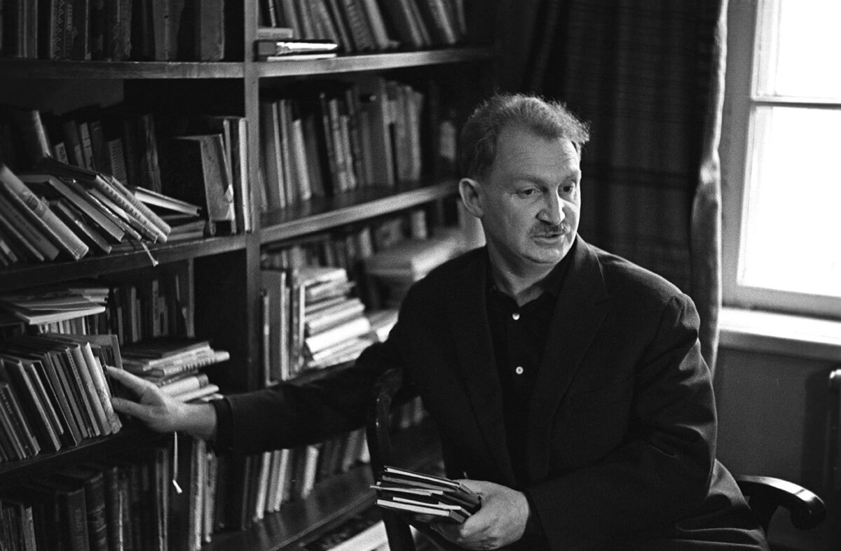 Слуцкий дома