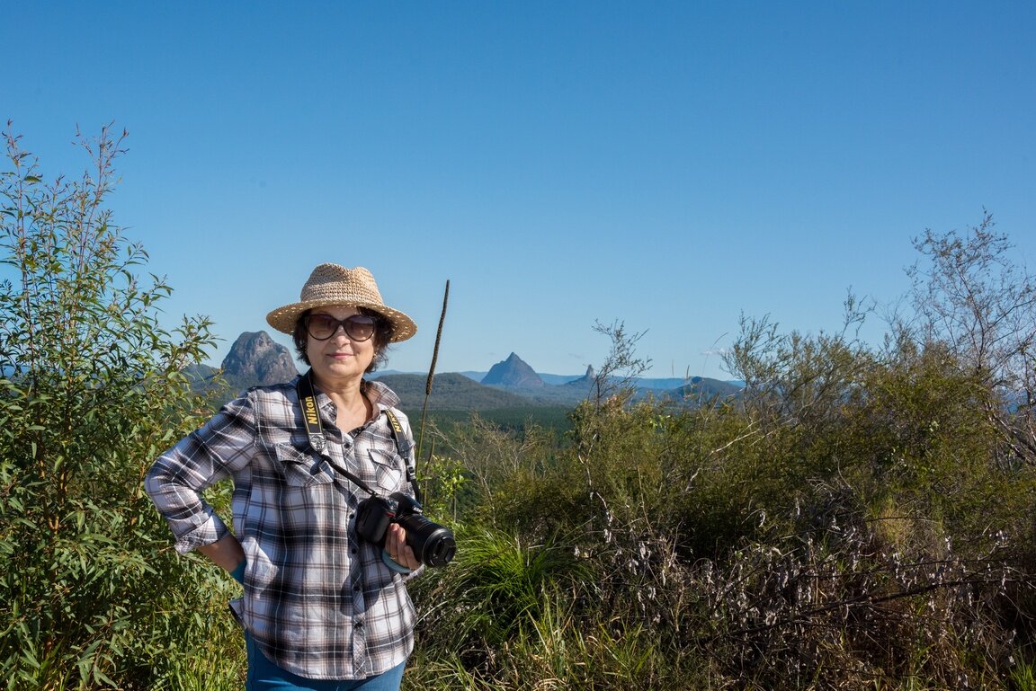 Вид с вершины Wild Horse Mountain и я. :) Облачка, которые мы намеревались сфотографировать, уже куда-то улетели.