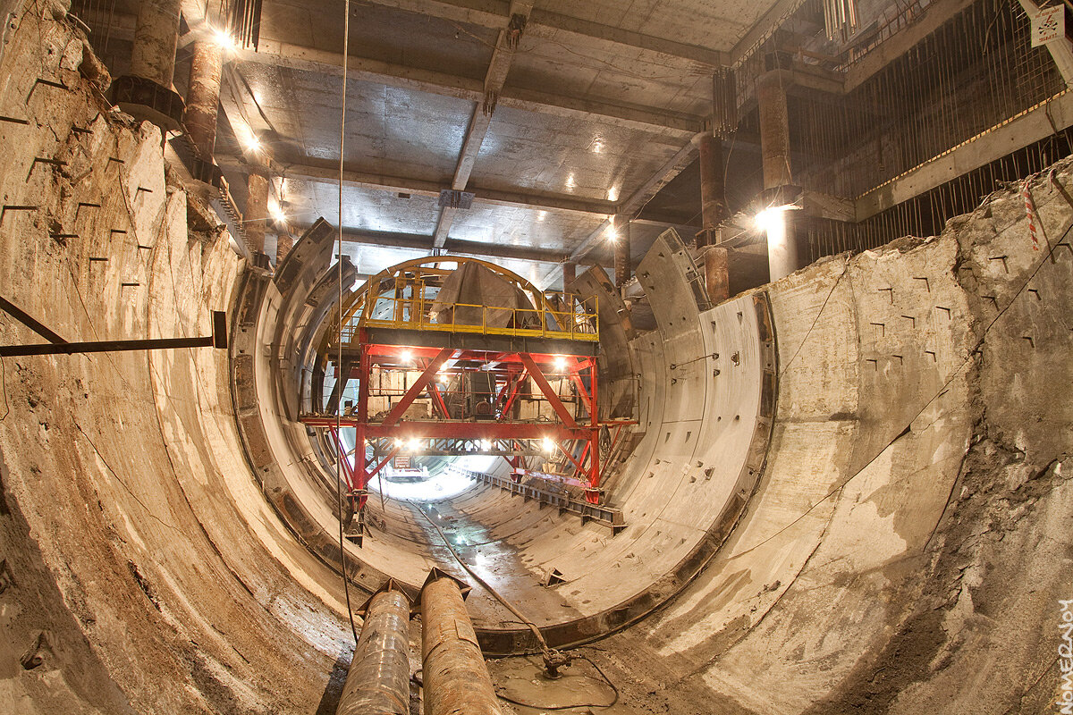 Туннель метро петровско разумовская. Размыв в петербургском метрополитене. Демонтаж туннеля. Строители тоннелей. Демонтаж туннеля.