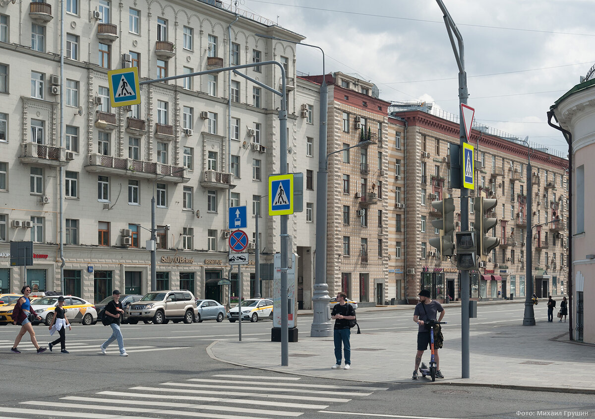 Улица Большая Полянка. 2 июля 2023 года. Фото Михаила Грушина - автора статьи