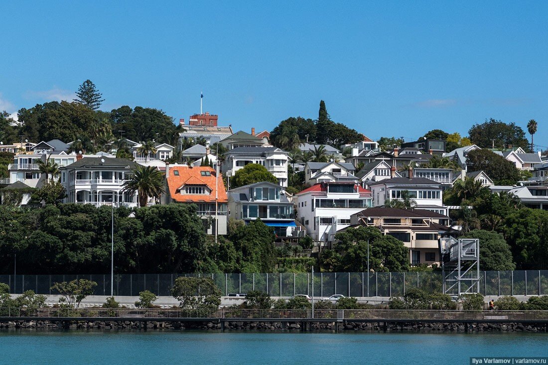 Город кипи. Окленд частный сектор. В новой Зеландии такой город 58 букв.