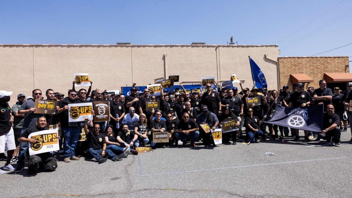    Фото: REUTERS/Aude Guerrucci Рашид Ахмежанов