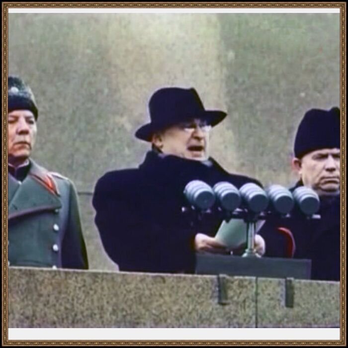 Л. Берия выступает на траурном митинге в марте 1953 года (кадр из фильма "Великое прощание")