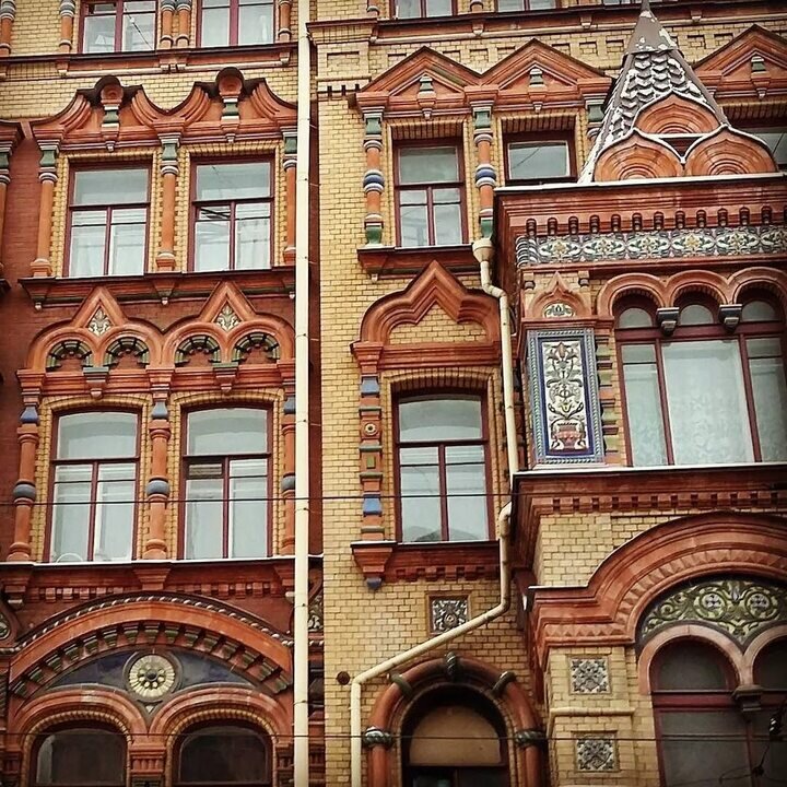 Доходный дом никонова колокольная ул 11 фото "Дом-пряник" в Санкт-Петербурге - шедевр русской архитектуры, поражающий роскошь