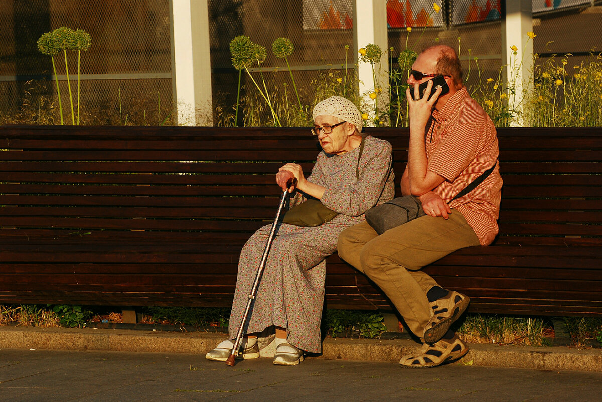 пенсионная реформа. евстигнеева провожают на пенсию. пенсии украдут. пенсия карикатура. митинг против путина.