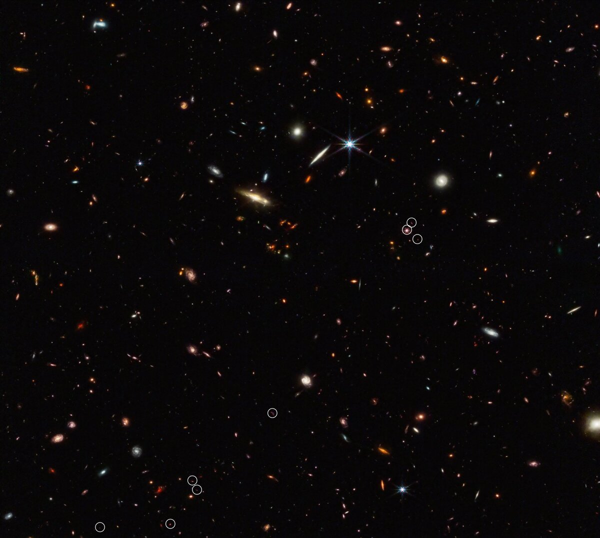     Фото: NASA, ESA, CSA, Feige Wang (University of Arizona); image processing: Joseph DePasquale (STScI)