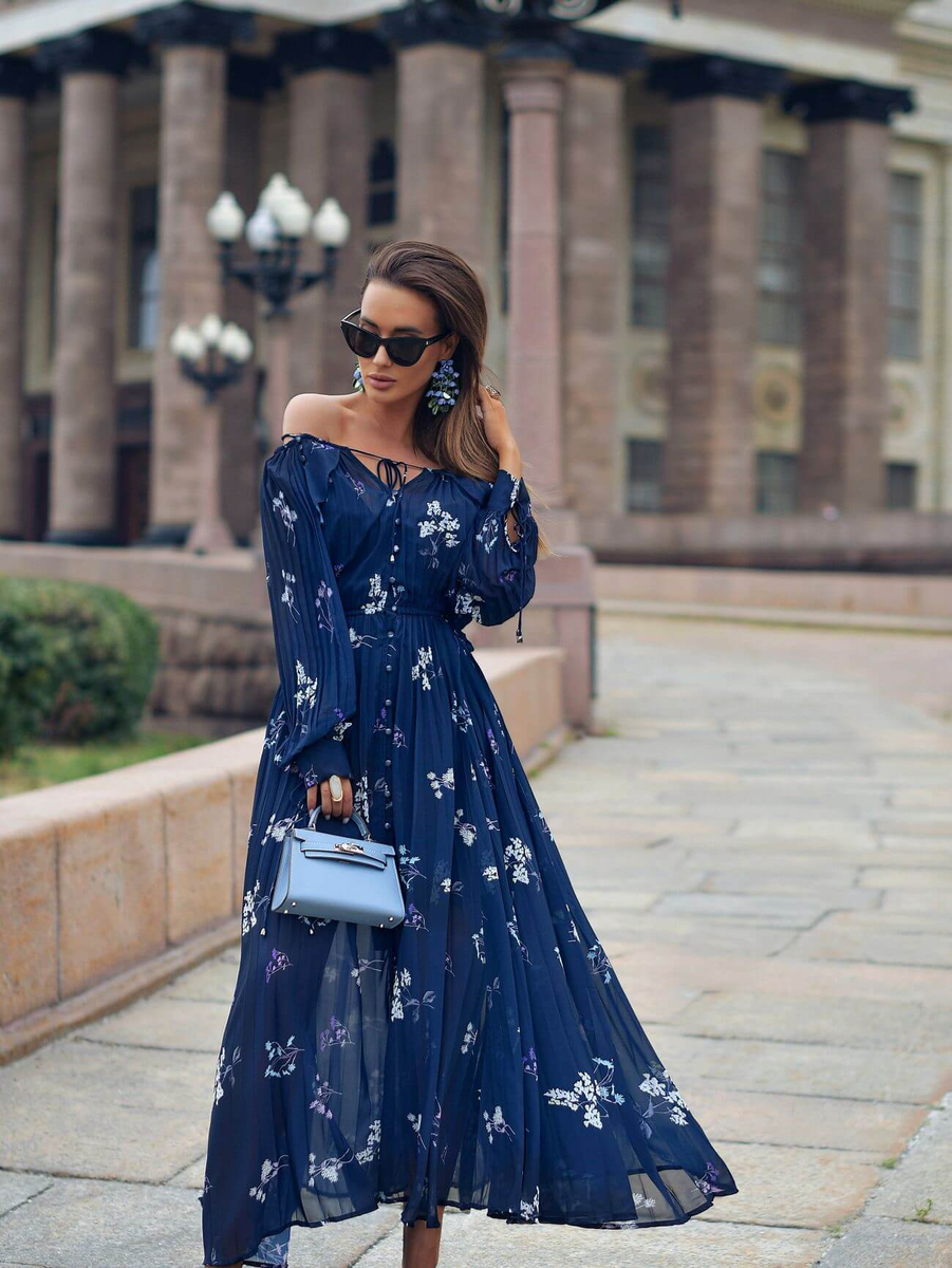 Что носить летом, чтобы выглядеть стильно и чувствовать себя максимально комфортно?  Ответ прост - подходят все варианты! Платья, юбки, брюки, костюмы, главное знать, как их сочетать!-5