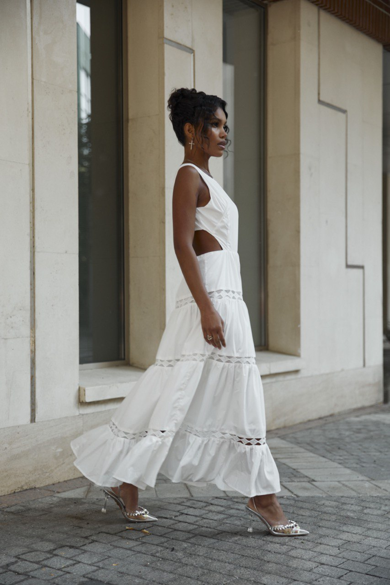 Что носить летом, чтобы выглядеть стильно и чувствовать себя максимально комфортно?  Ответ прост - подходят все варианты! Платья, юбки, брюки, костюмы, главное знать, как их сочетать!-9