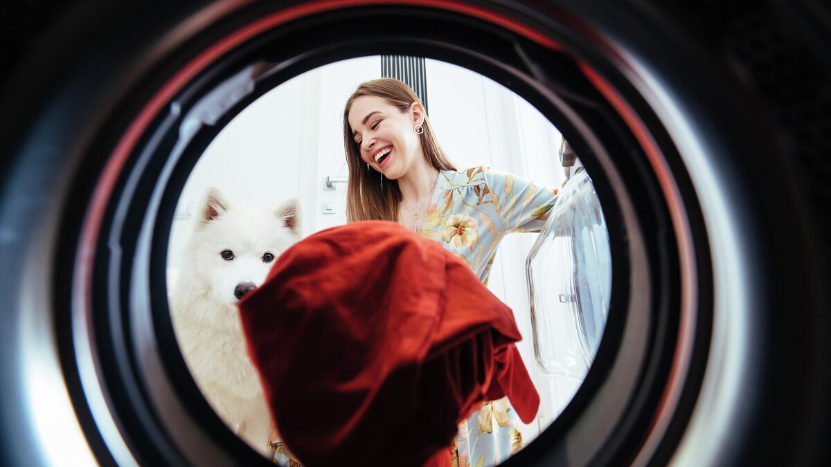    Стирка пуховика© Фото : Freepik/teksomolika