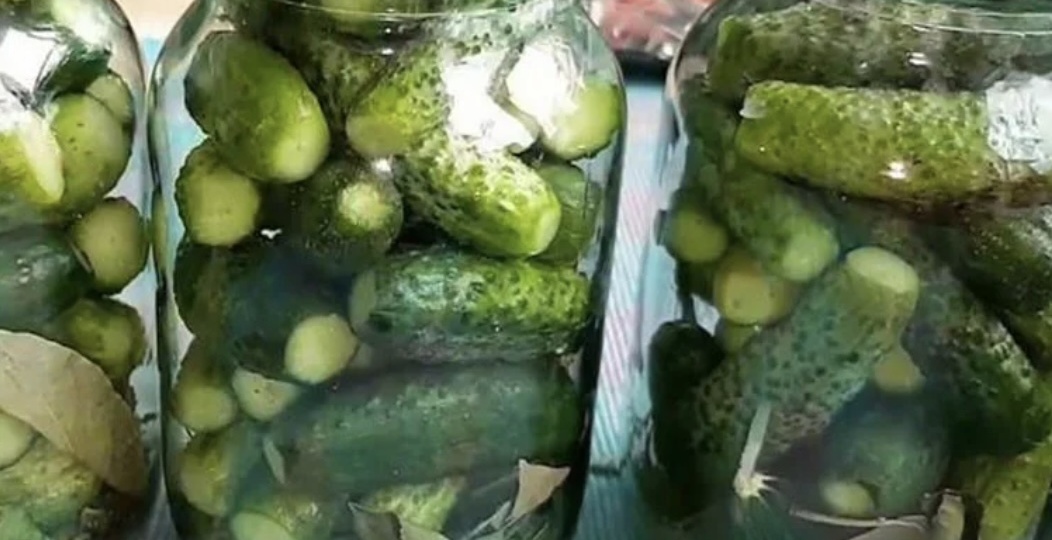Маринованные огурцы на зиму, хрустящие и ароматные. Самый легкий способ без стерилизации