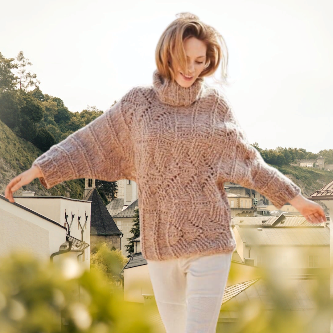 Бежевый пуловер. Источник: Журнал «Сабрина» 