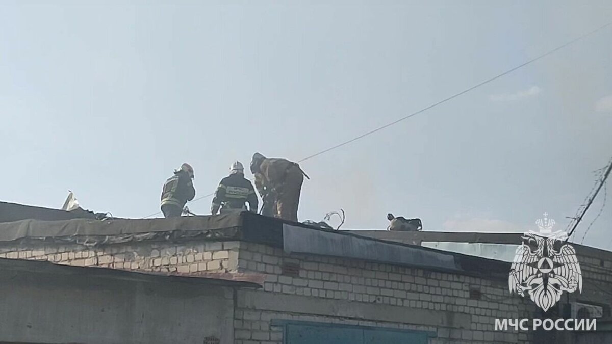     Пожарно-спасательным подразделениям удалось полностью потушить возгорание на складах в Дзержинске. Ликвидация пожара была объявлена в 19:09, сообщили в ГУ МЧС по Нижегородской области.