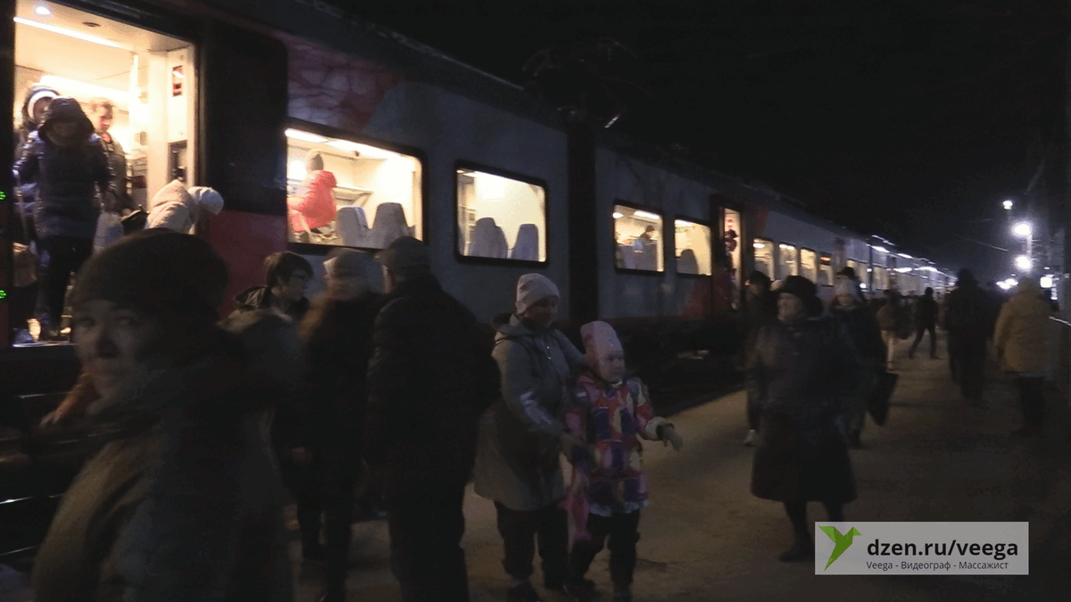 Встречаем скоростной поезд "Ласточка" - Екатеринбург - Красноуфимск.