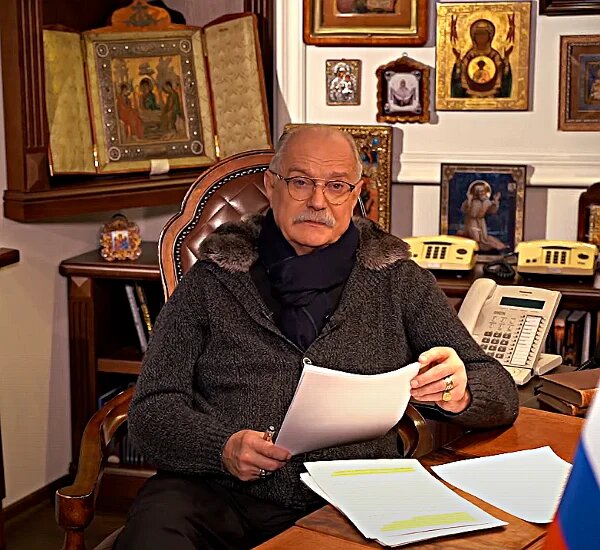 Посмотрите эту мою передачу, посмотрите ту, постоянно просит Никита Михалков. Может снял бы передачу о том, что для народа САМ сделал? НЕ фильмы, за которые деньги огромные получал нас интересуют, а реальную помощь немощным и нуждающимся людям хотелось бы увидеть!