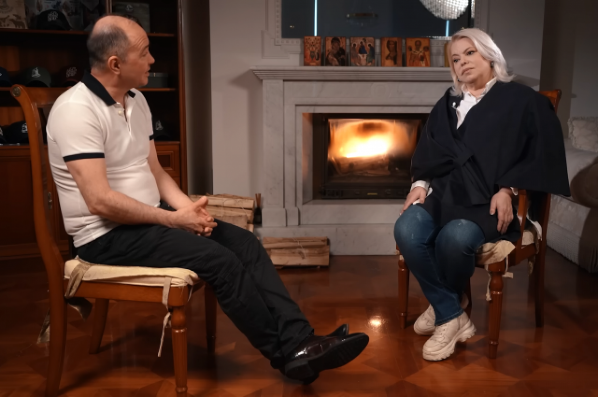    Яна Поплавская.