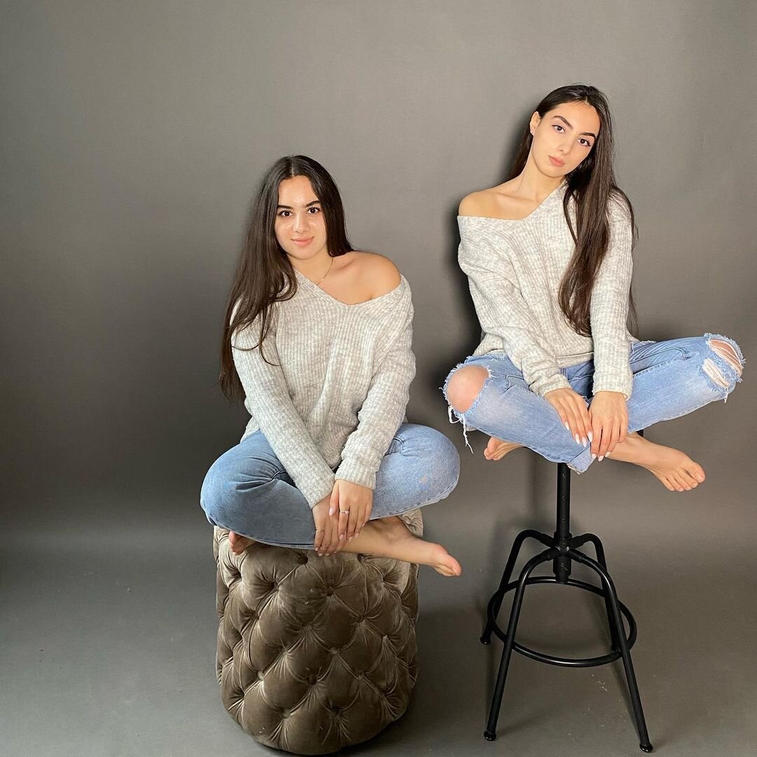 С 8 марта наши дорогие красотки🌸 В этот день посвятите время себе) Отдохните, как следует, порадуйте себя вкусняшками🤤Сделайте праздничную укладку, макияж, будьте самыми красивыми 😻Главное помни, ты у себя одна и ты уникальна🌹

Если ты ещё не подписана на наш канал, то скорее делай это, и именно ты поможешь нам достичь нашу маленькую, но очень важную для нас ЦЕЛЬ 1000 ПОДПИСЧИКОВ ♥️

Ваши СЕСТРЫ из СЕТИ  👭🏻