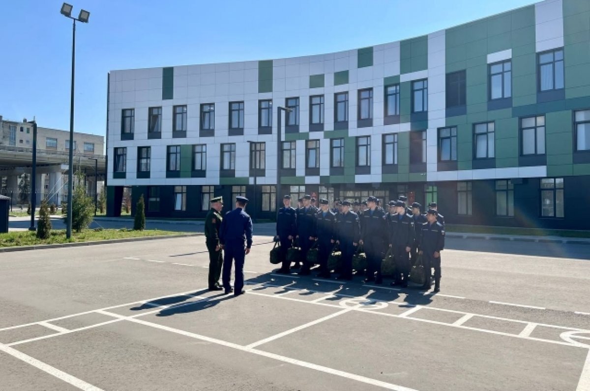    В Твери на службу в армию отправили первых призывников