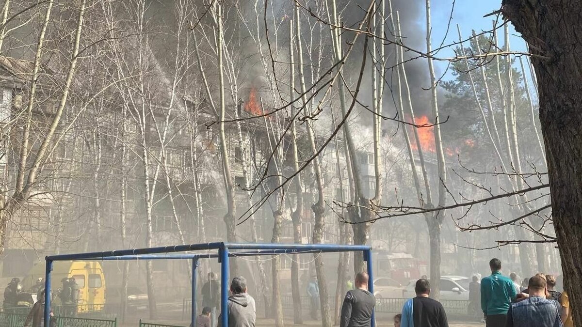 В Тюмени произошел пожар на кровле пятиэтажного жилого дома а улице  Воровского | nashgorod.ru | Дзен