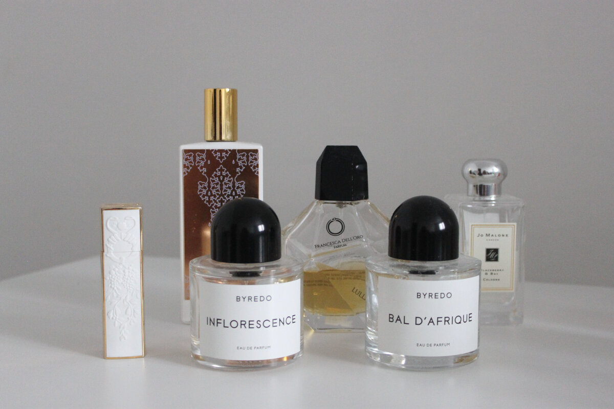 Все эти флаконы я купила себе в 2021 или раньше. Некоторые у меня уже несколько лет.