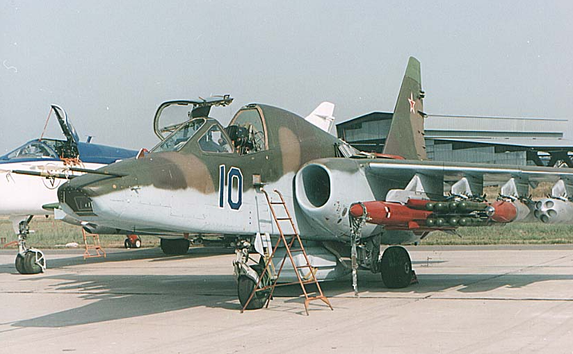 Су-39 с противотанковыми ракетами "Вихрь" 