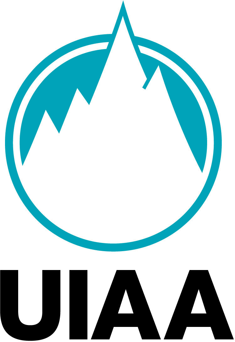 Эмблема Union Internationale des Associations d'Alpinisme
