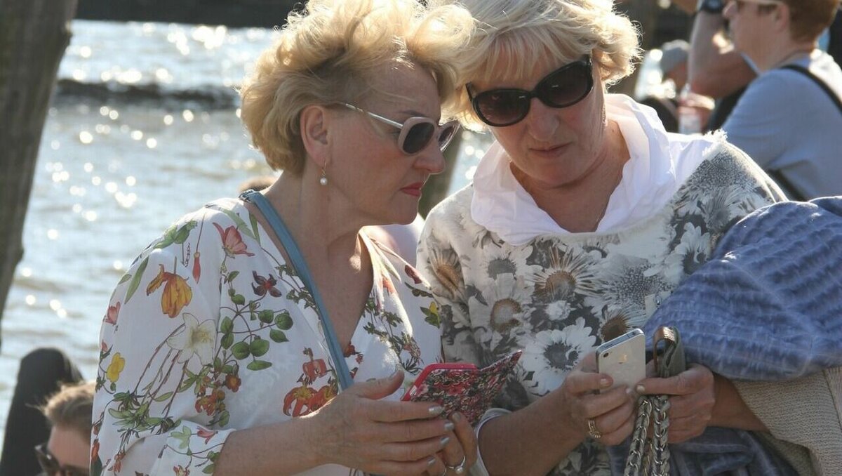     В Ростове бывший замначальника отдела ОПБ ГУ МВД России по Ростовской области получил условный срок за размещение секретных документов в общедомовом чате, об этом рассказали в пресс-службе донского УФСБ.