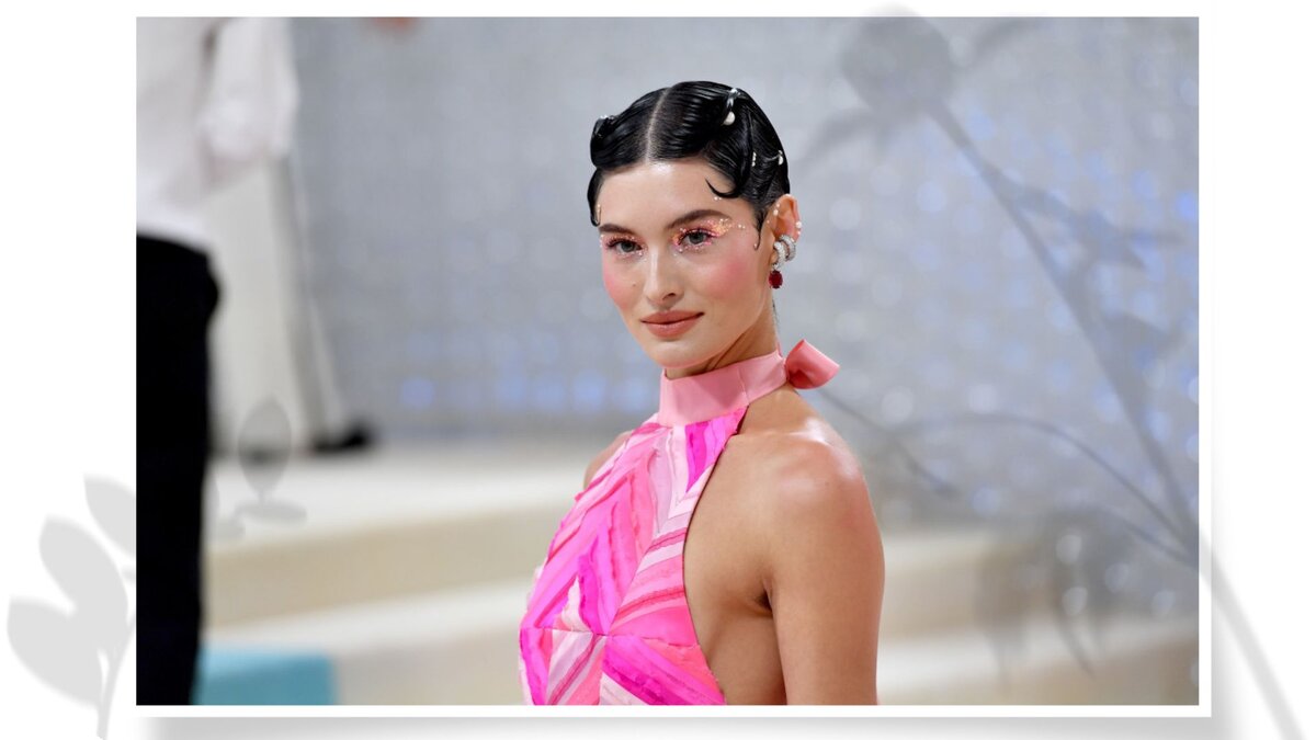 В тренде на Met Gala, к сведению: розовый макияж был официально.